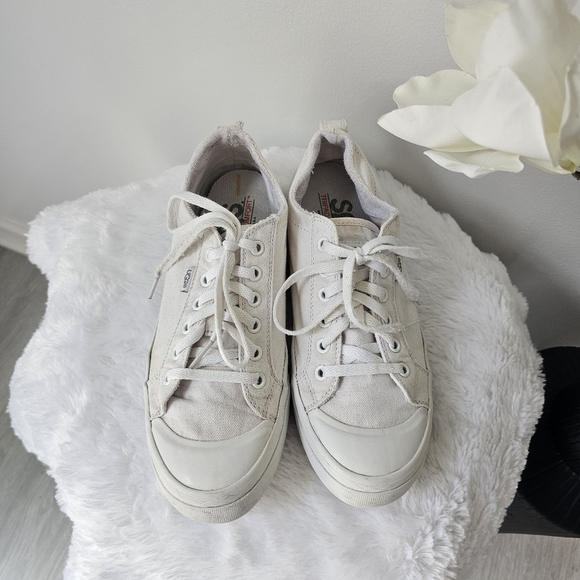 UGG Aries Trainers - Picture 3 of 9